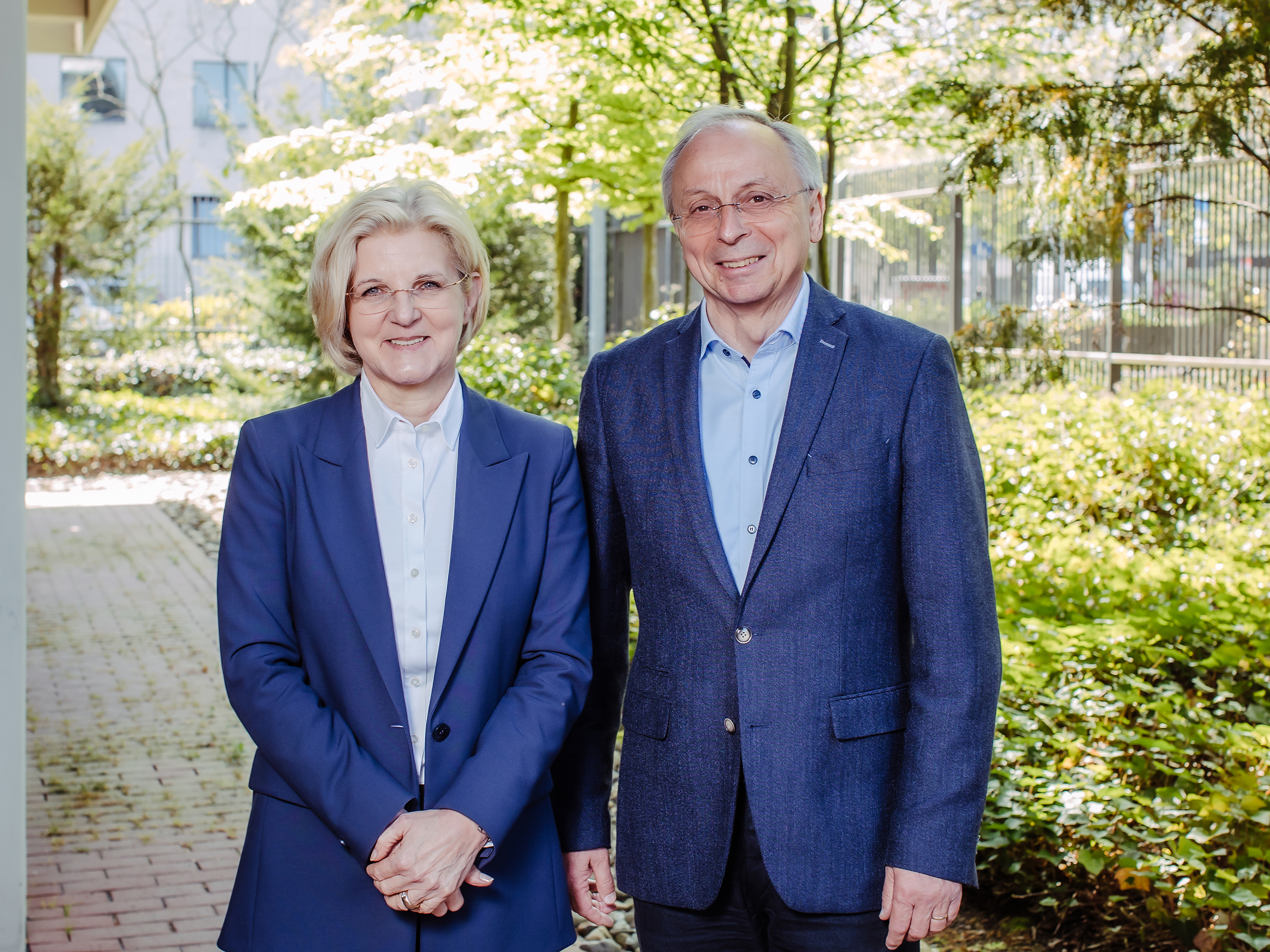 Prof. Dr. Martina Brockmeier mit Prof. Dr. Josef Schrader Prof. Dr. Martina Brockmeier mit Prof. Dr. Josef Schrader